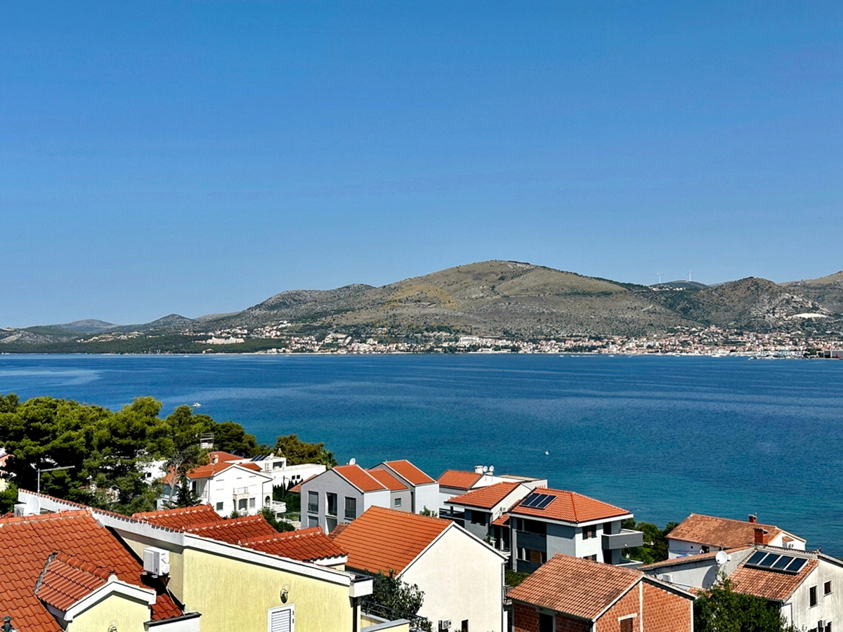 Casa finemente arredata a Čiovo/Okrug Gornji con splendida vista aperta